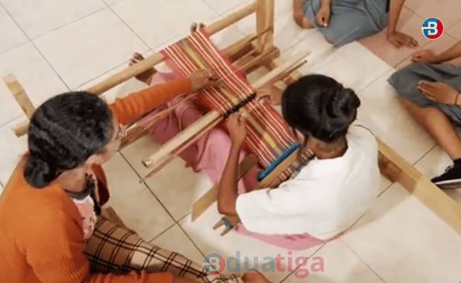 Kisah Inspiratif Swastisari Y. Oematan, S.Pd Sebuah Langkah Kecil Dari Desa Untuk Masa Depan